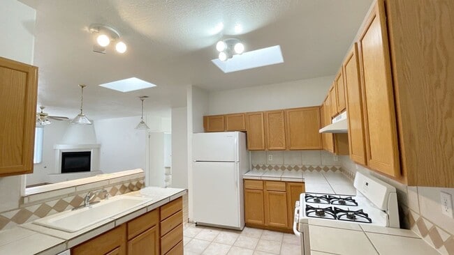 Building Photo - 235 Glenridge Park Ln NE