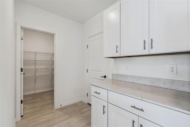 Building Photo - 1712 Tropical Oasis Ave