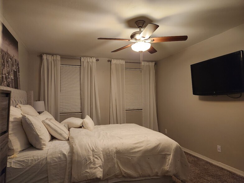 Primary Bedroom - 1713 El Camino Rd