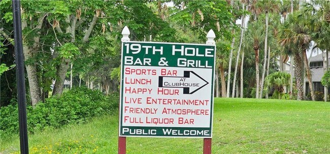 Building Photo - Annual Fully Furnished 2/2 Condo with Golf Views 55 + Community