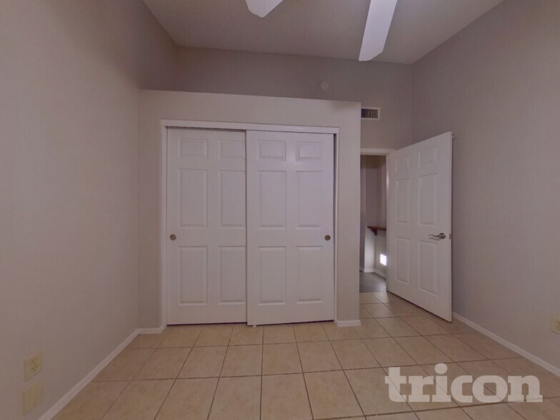 Building Photo - 1313 N Avoca