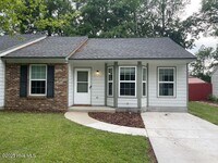 Building Photo - Great two bedroom, two bath duplex in Hunters Creek.