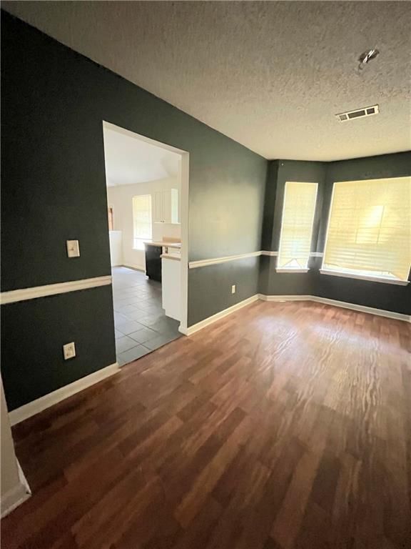 Building Photo - 5420 Sapphire Cir