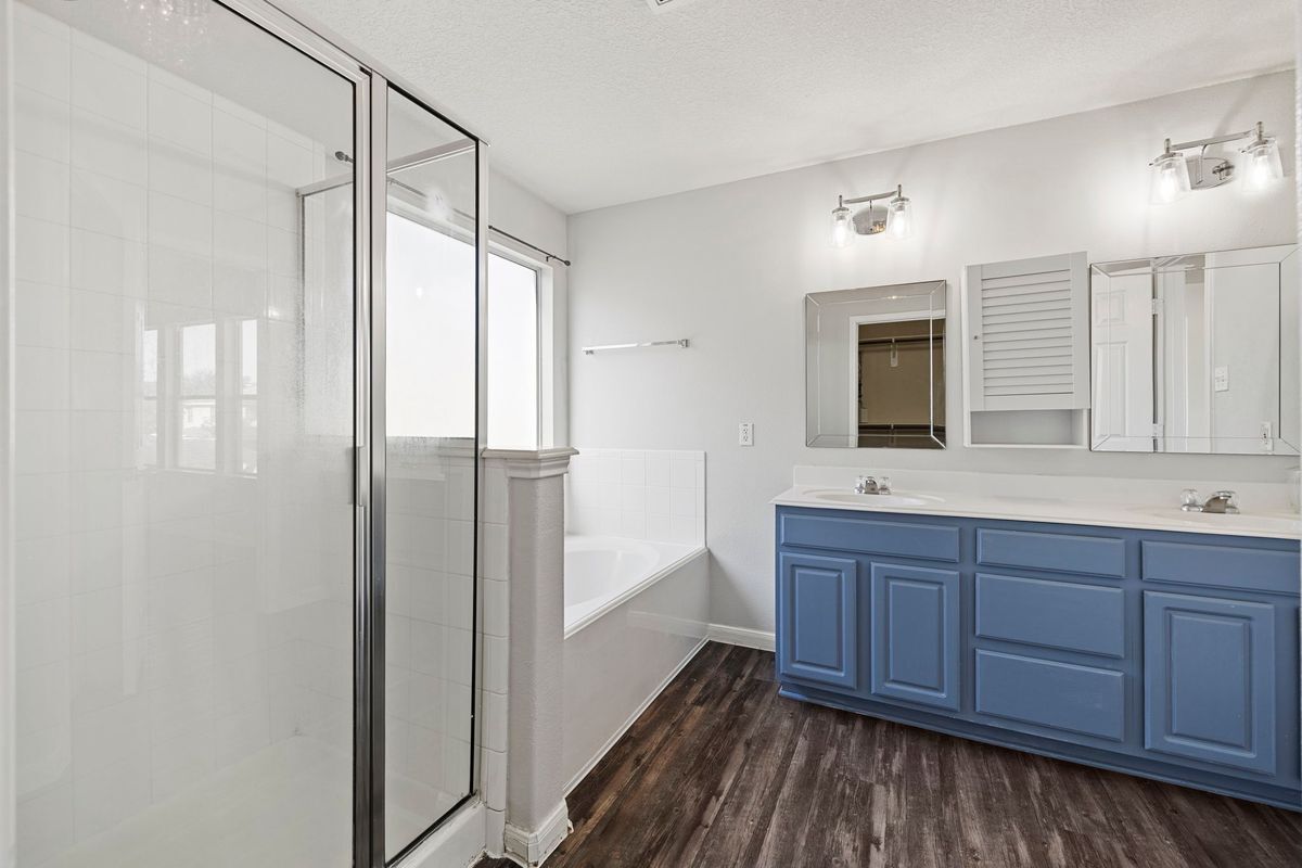 Building Photo - 26122 Parkman Grove Dr