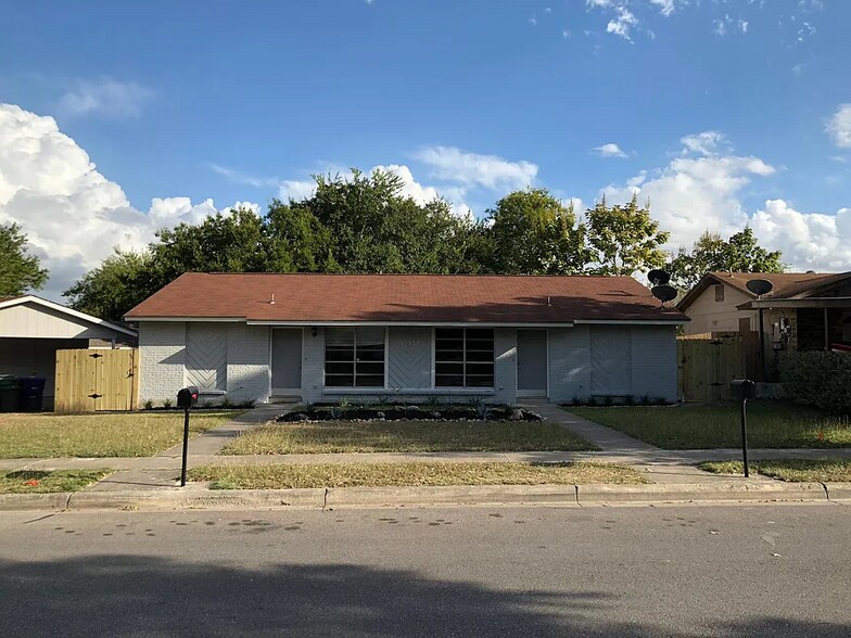 Street view (unit 2 is the door on the right) - 11530 Casa Alto St