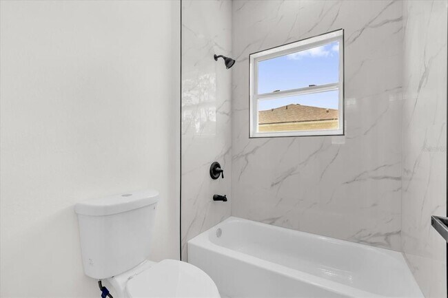 Building Photo - 4717 SW 166th Ln