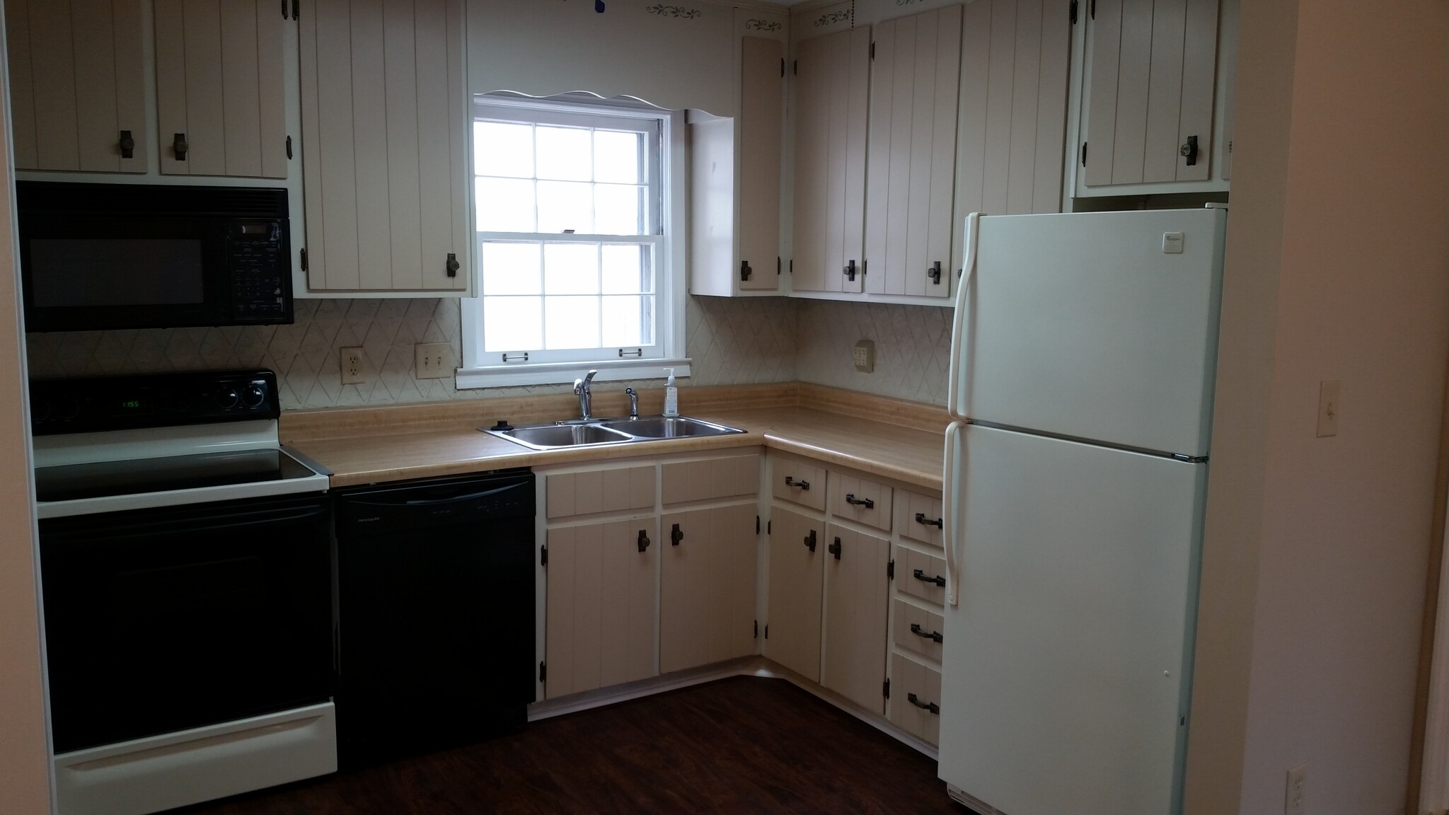 Building Photo - 6067 W Donnagail Dr