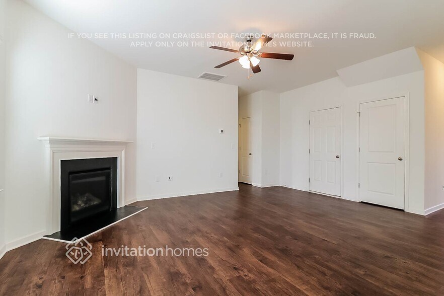 Building Photo - 200 Gaillardia Way