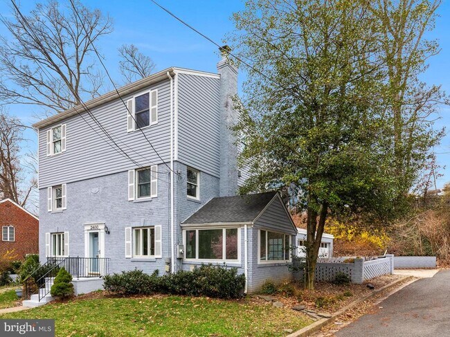 Building Photo - 2400 S Arlington Ridge Rd