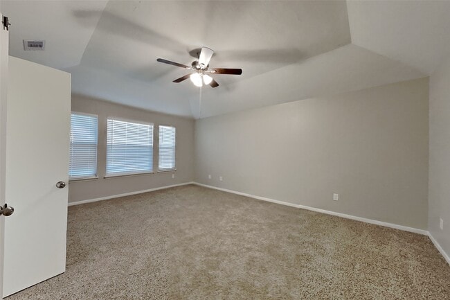 Building Photo - 18610 Willow Cove Dr