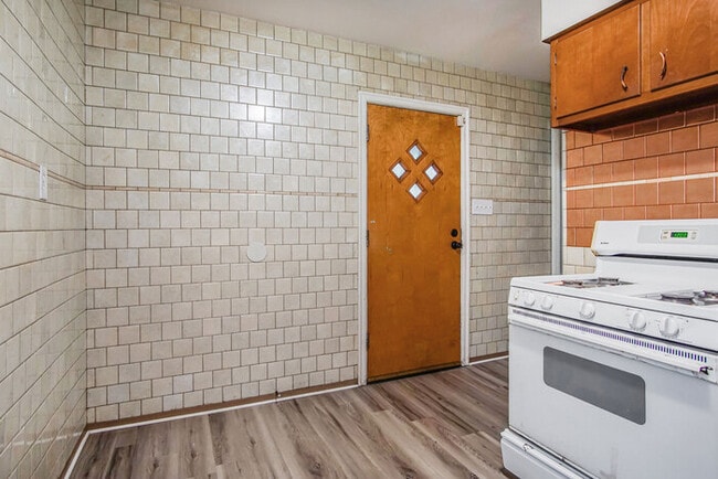 Building Photo - Inviting 3 Bedroom Home with Large Basement