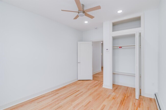 Building Photo - 1058 Avenue C