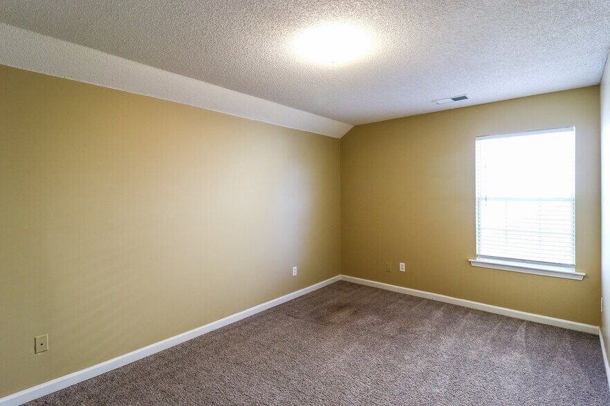 Building Photo - 10203 Sterling Ridge Dr