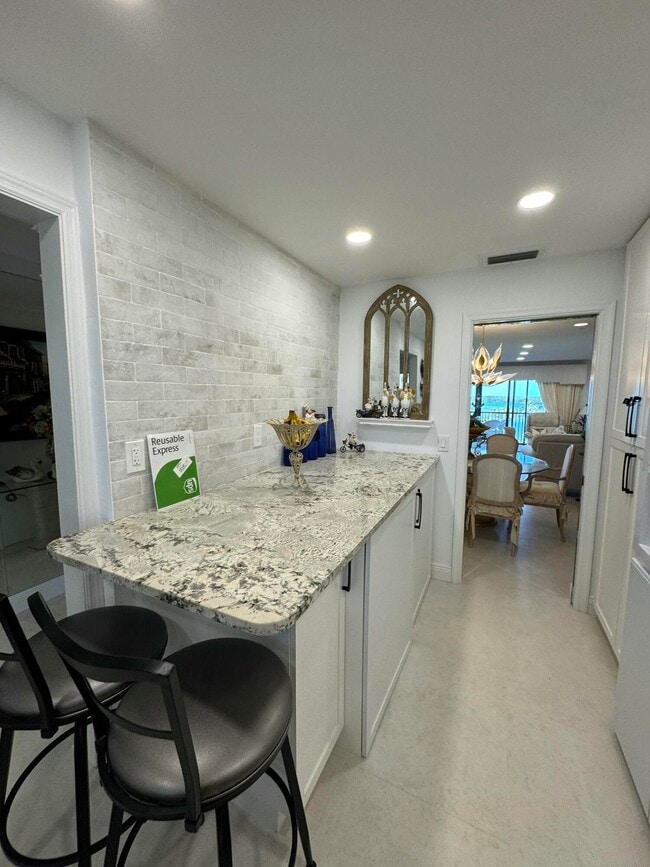 Building Photo - 200 Intracoastal Pl