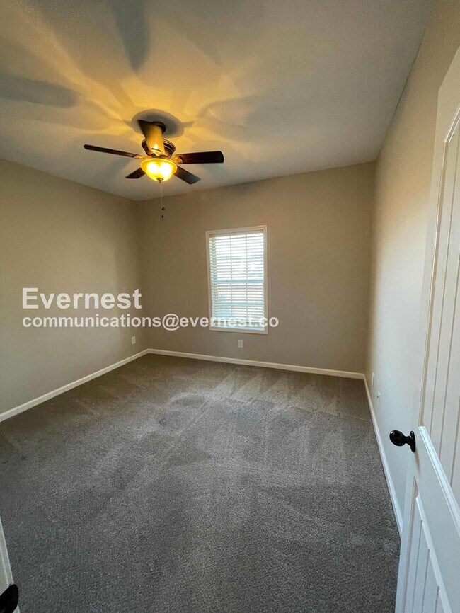 Building Photo - 3393 Wiser Dr