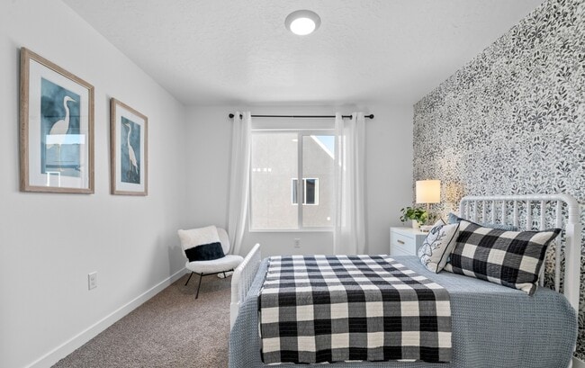 Building Photo - 1487 E 690 N