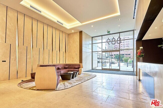 Building Photo - 889 Francisco St