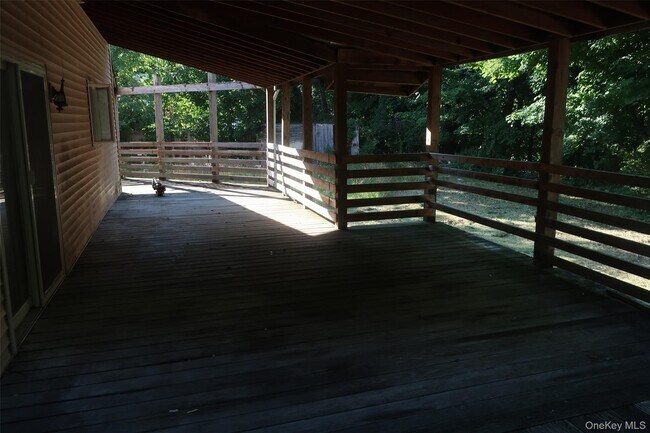 Building Photo - 9 Conklin Ln