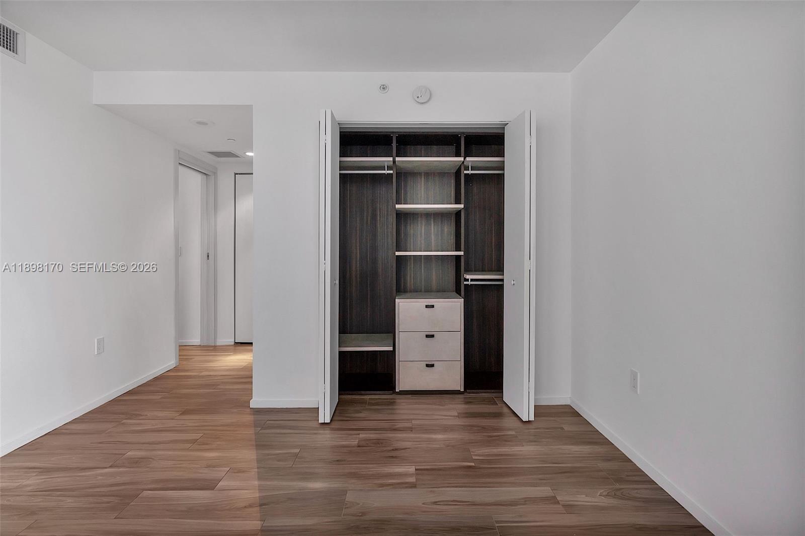 Building Photo - 801 S Miami Ave