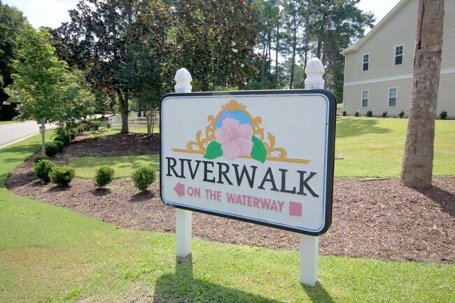 Building Photo - 682 Riverwalk Dr