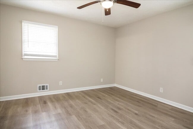 Building Photo - 3/2 Home in Cul-De-Sac w/ 2 Car Garage and Large Bonus Room