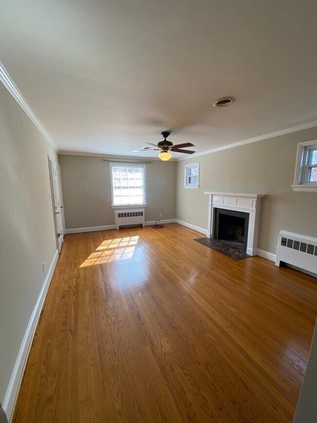 Building Photo - 3910 Cary Street Rd