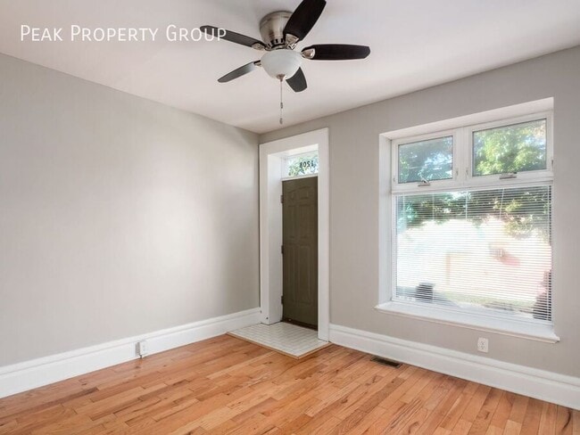 Building Photo - 1208 Indianola Ave