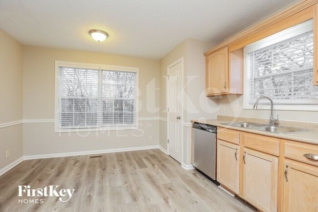 Building Photo - 914 Hedge Apple Dr