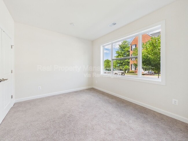 Building Photo - 1241 Old Trail Dr