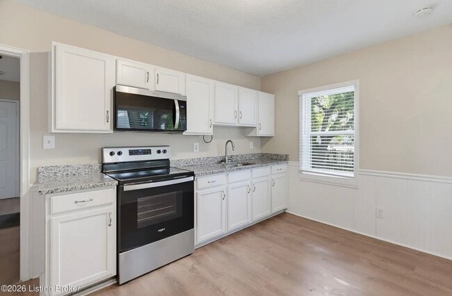 Building Photo - 4015 Valley View Dr