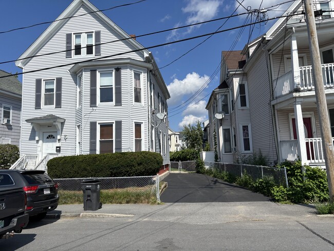 Building Photo - 15 Pilling St