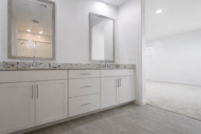 Building Photo - 2353 E Castanets Dr