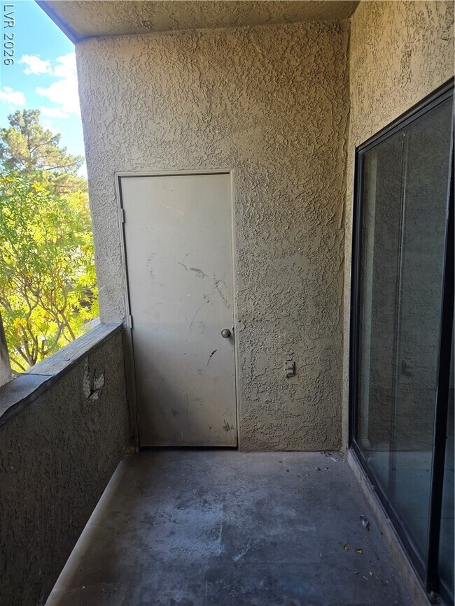 Building Photo - 2841 Wheelwright Dr