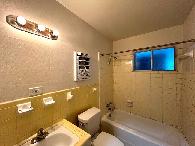 Building Photo - 3304 Tom Green St