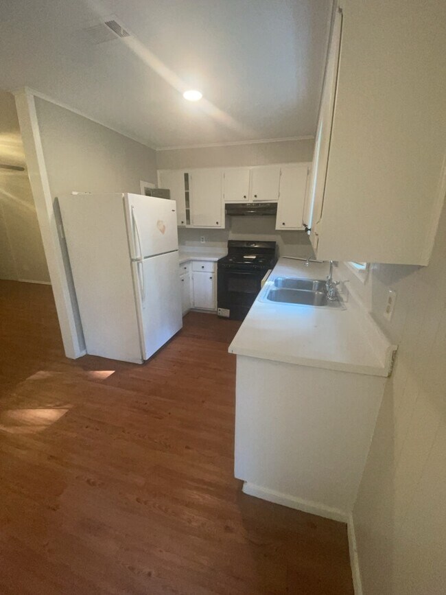 Building Photo - 327 Grover Cleveland Cir