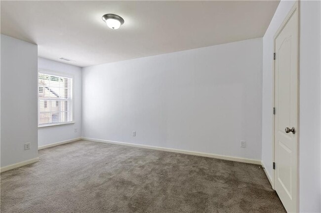 Building Photo - 2249 Knoxhill View