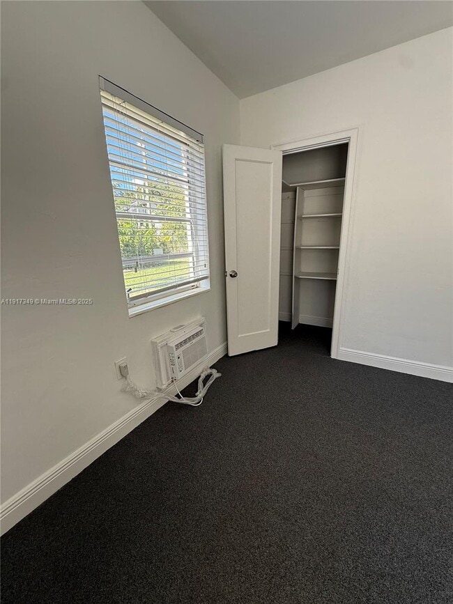 Building Photo - 627 Anastasia Ave