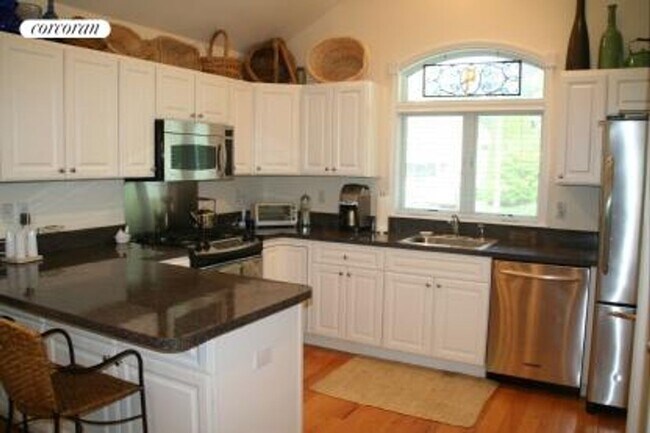 Building Photo - 9 Conklin Terrace