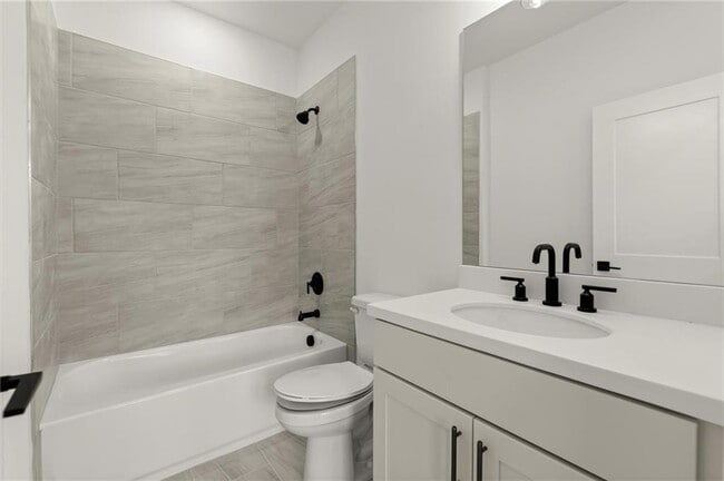 Building Photo - 673 soul Aly