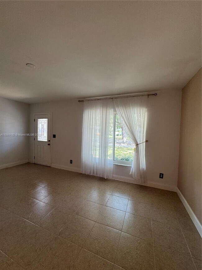 Building Photo - 11780 SW 81st Rd