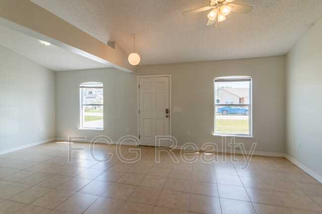 Building Photo - 529 Peace Dr
