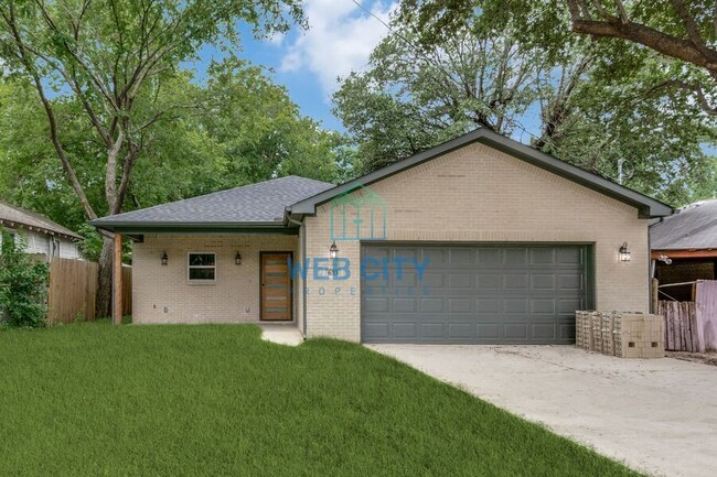 Primary Photo - 633 Helena Ave
