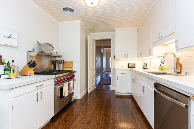 Building Photo - HUGE 5+BR/4.5BA Four Story Presidio Hts./ Laurel Village Home! Garage! Flat Yard!  PROGRESSIVE