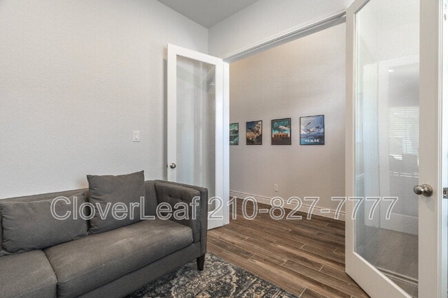Building Photo - 1149 Cadogan Squire