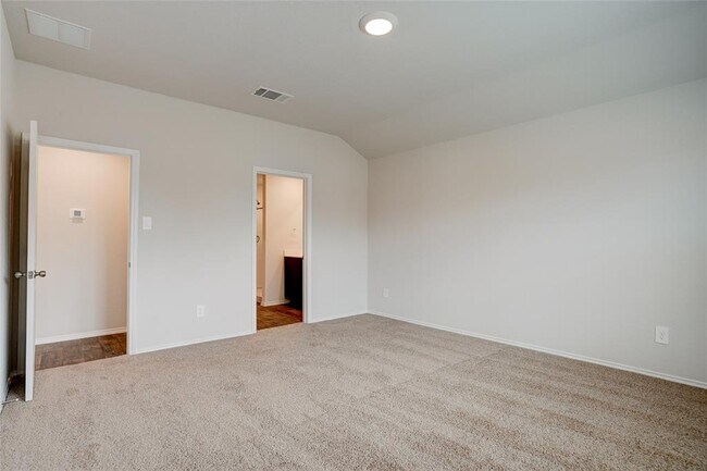 Building Photo - 121 Roanwood Dr