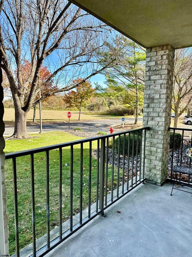 Building Photo - 1108 Dolphin Ave