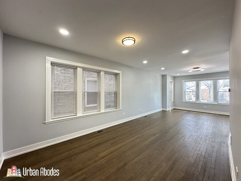 Building Photo - 5510 N Luna Ave