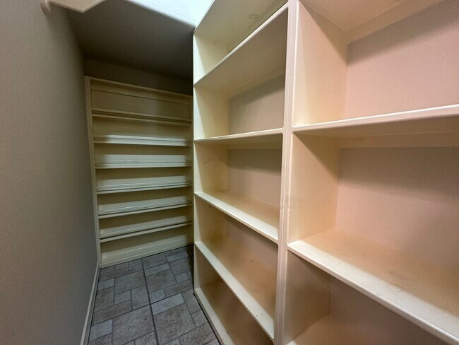 Building Photo - 14813 Leeward Dr