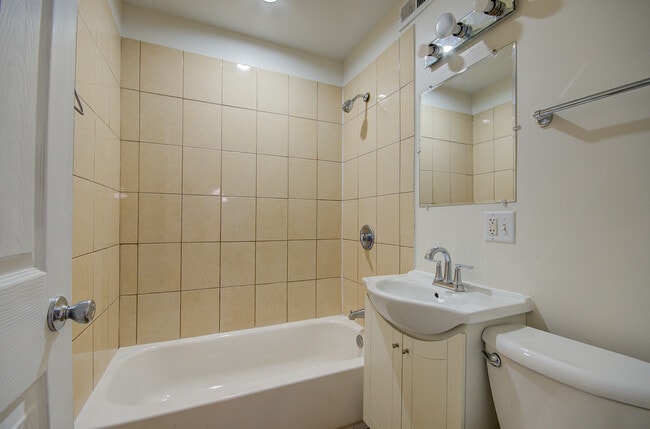 Building Photo - 1815 Wilcox St