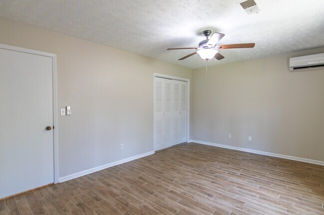 Building Photo - 1026 Denney Rd